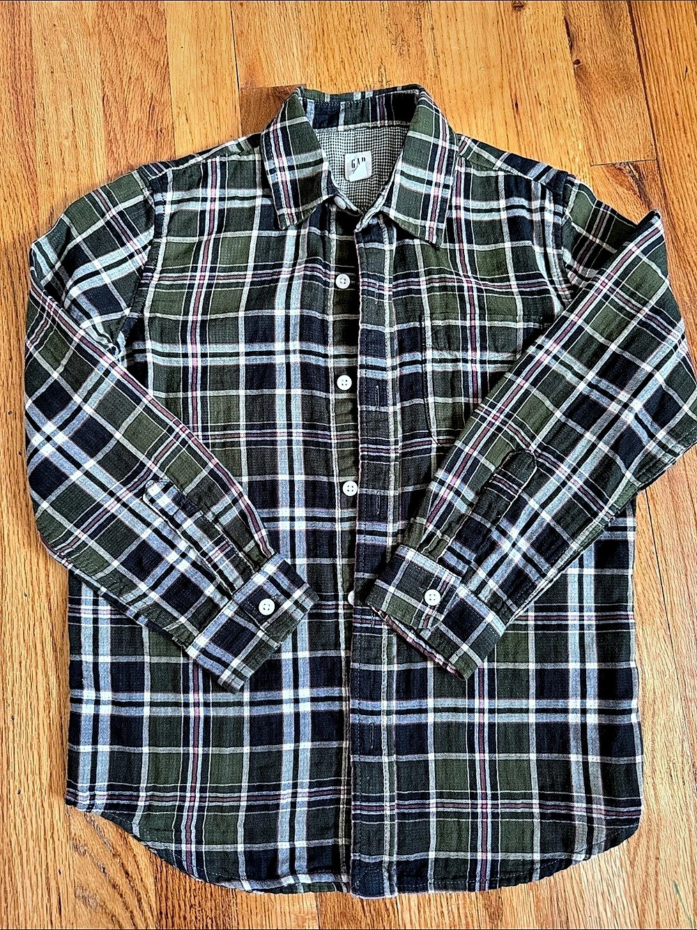 Gap Boys Plaid Button Down in Green & Black Size Medium Like New